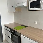 3 Pieces Rez-de-jardin Face A La Apartment